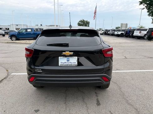 New 2026 Chevrolet Trax LS w/ LS Convenience Package FWD image 4