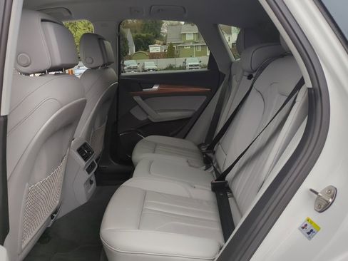 Used 2023 Audi Q5 e Premium image 28