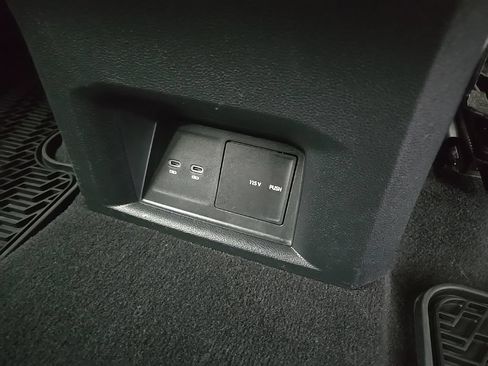 Used 2022 Volkswagen Atlas Cross Sport SE AWD/4WD image 83