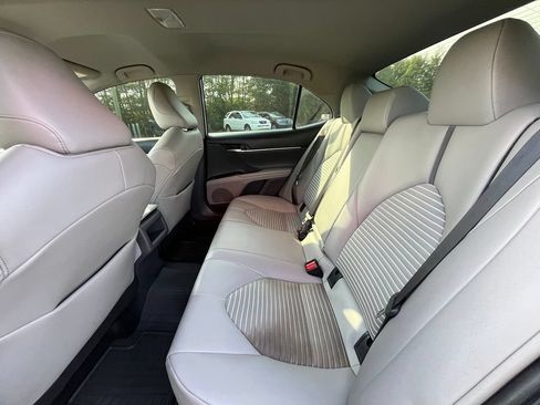 Used 2022 Toyota Camry SE FWD image 29