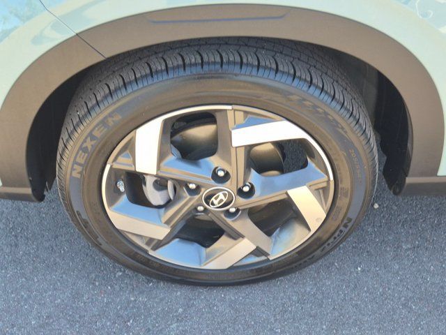 Used 2025 Hyundai Venue Limited FWD image 30