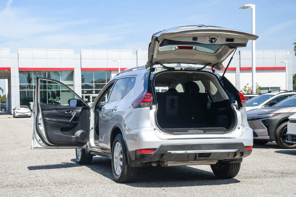Used 2019 Nissan Rogue S w/ Special Edition Package FWD image 26