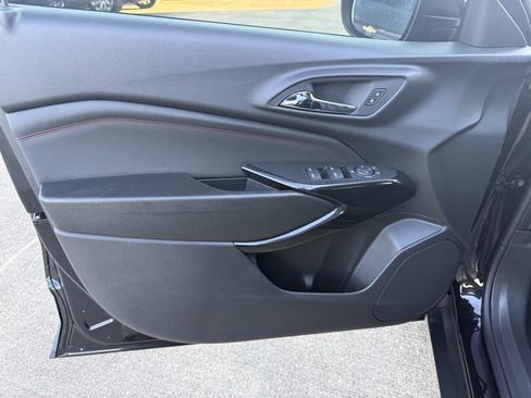 New 2026 Chevrolet Trax RS w/ Sunroof Package image 19