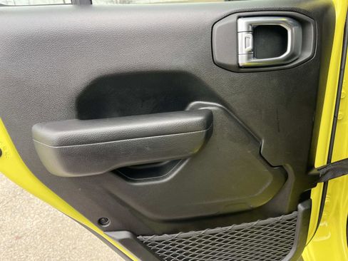 Used 2024 Jeep Wrangler Sport S image 13