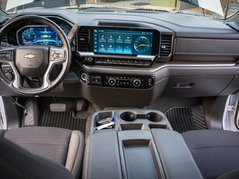 Used 2024 Chevrolet Silverado 2500 LT w/ Convenience Package AWD/4WD image 31