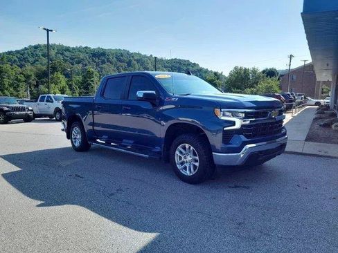Used 2024 Chevrolet Silverado 1500 LT AWD/4WD image 2