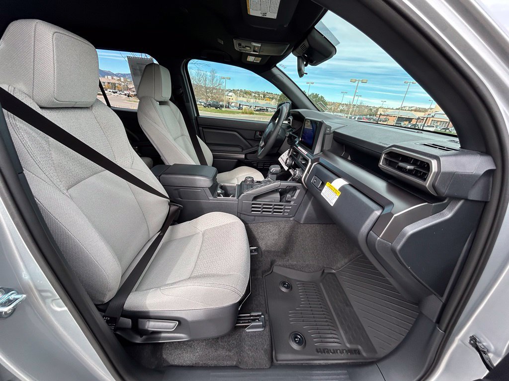 Used 2026 Toyota 4Runner SR5 AWD/4WD image 28