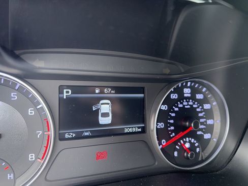 Used 2022 Kia Forte LXS w/ LXS Technology Package image 3