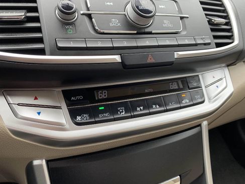 Used 2013 Honda Accord LX image 24