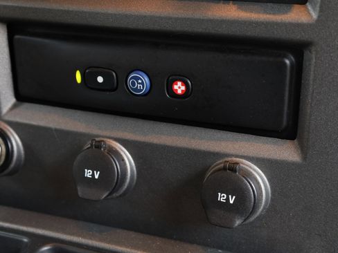 Used 2003 HUMMER H2 w/ Preferred Equipment Group image 28