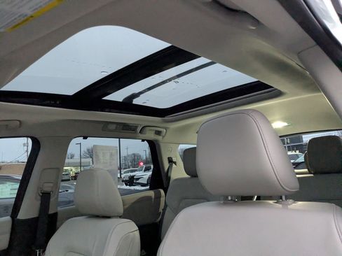 Used 2022 Nissan Pathfinder Platinum w/ Cargo Package image 19