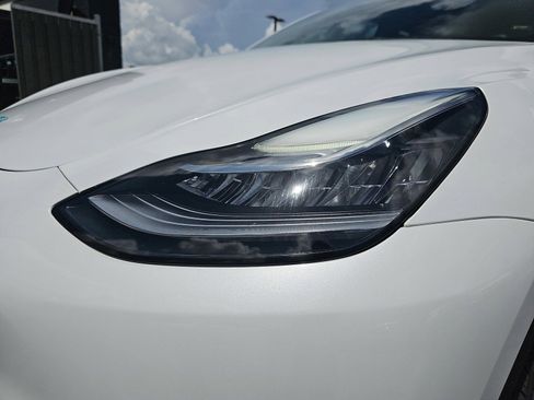 Used 2023 Tesla Model Y Long Range AWD/4WD image 33