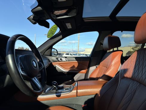 Used 2021 BMW X5 xDrive40i w/ M Sport Package image 12