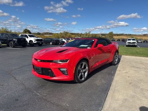 Used 2017 Chevrolet Camaro SS image 3