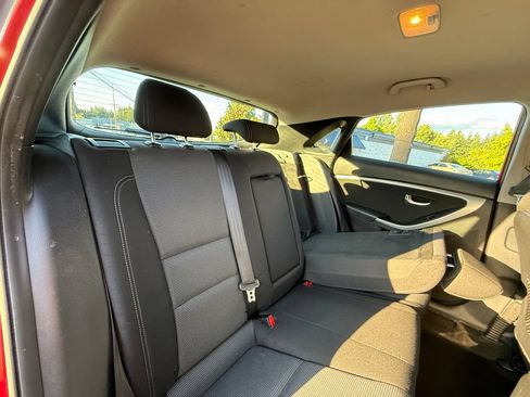 Used 2014 Hyundai Elantra GT FWD image 30