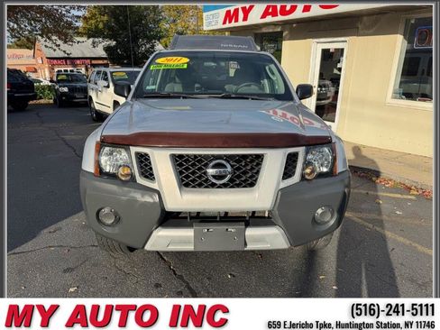 Used 2011 Nissan Xterra S image 2