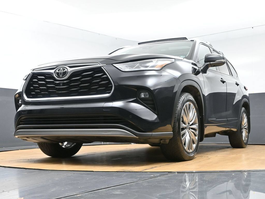 Used 2022 Toyota Highlander Platinum AWD/4WD image 55