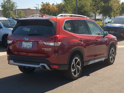 Used 2022 Subaru Forester Touring AWD/4WD image 5