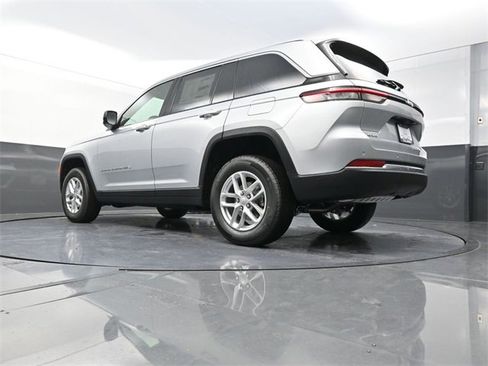 New 2025 Jeep Grand Cherokee Laredo X w/ Luxury Tech Group I image 21