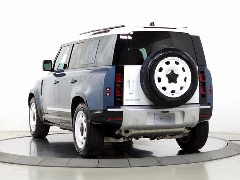 Used 2024 Land Rover Defender 110 S image 3