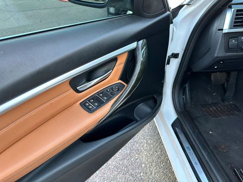 Used 2018 BMW 330e image 12