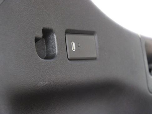 New 2026 Chevrolet Suburban High Country image 37