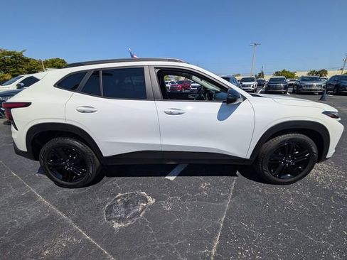 Used 2025 Chevrolet Trax ACTIV w/ Driver Confidence Package FWD image 21