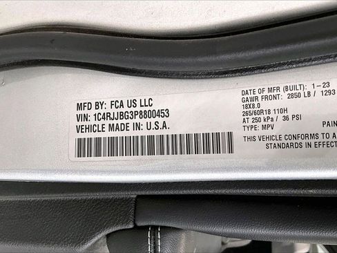 Used 2023 Jeep Grand Cherokee L Limited w/ Luxury Tech Group II image 8