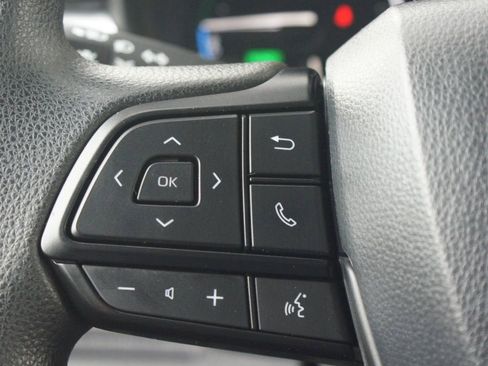 Used 2024 Toyota Sienna LE image 9