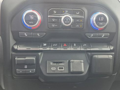 Used 2022 GMC Sierra 2500 SLE w/ SLE Convenience Package AWD/4WD image 14