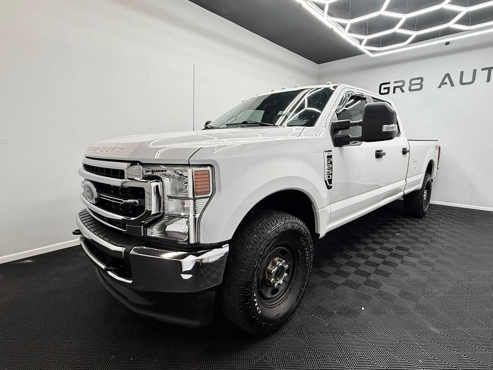 Used 2020 Ford F250 XL w/ Power Equipment Group AWD/4WD image 3