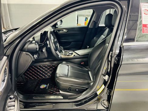 Used 2019 Alfa Romeo Giulia Ti RWD image 23