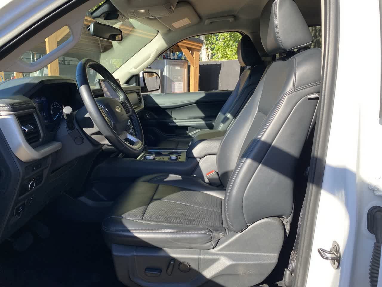 Used 2024 Ford Expedition XLT AWD/4WD image 12