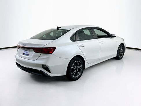 Used 2022 Kia Forte LXS w/ LXS Technology Package image 5