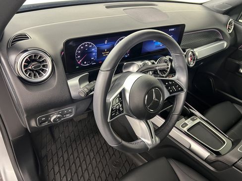 Certified 2024 Mercedes-Benz GLB 250 4MATIC image 17