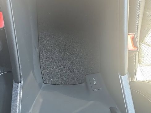 Used 2024 Volkswagen Atlas Cross Sport SE image 34