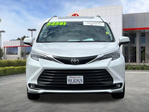 Used 2026 Toyota Sienna XLE FWD image 11