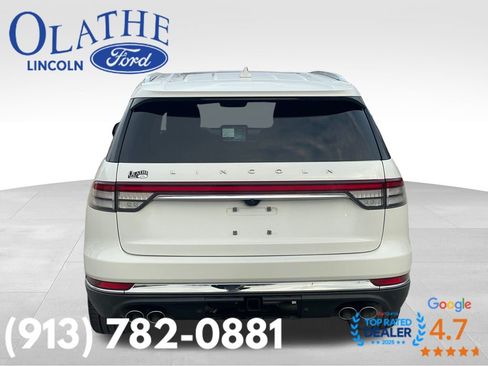 Used 2020 Lincoln Aviator Reserve w/ Equipment Group 202A image 4