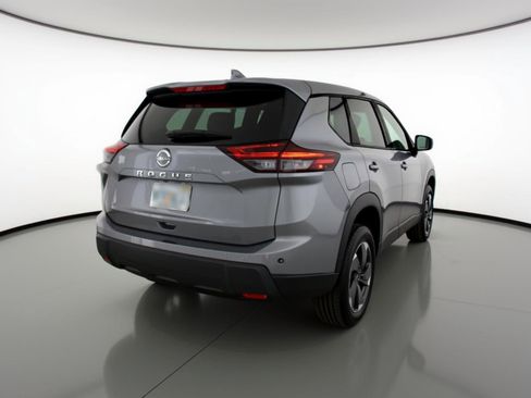 Used 2025 Nissan Rogue SV image 9