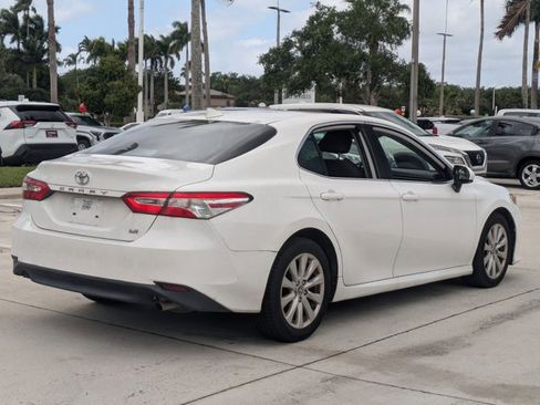 Used 2020 Toyota Camry LE image 5