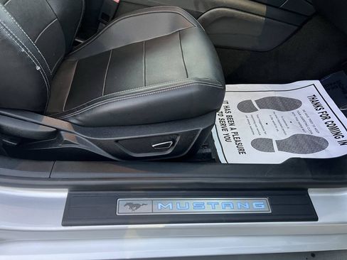 Used 2018 Ford Mustang GT Premium RWD image 12