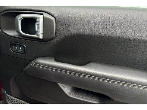 Used 2021 Jeep Wrangler Unlimited Sahara w/ Safety Group image 19