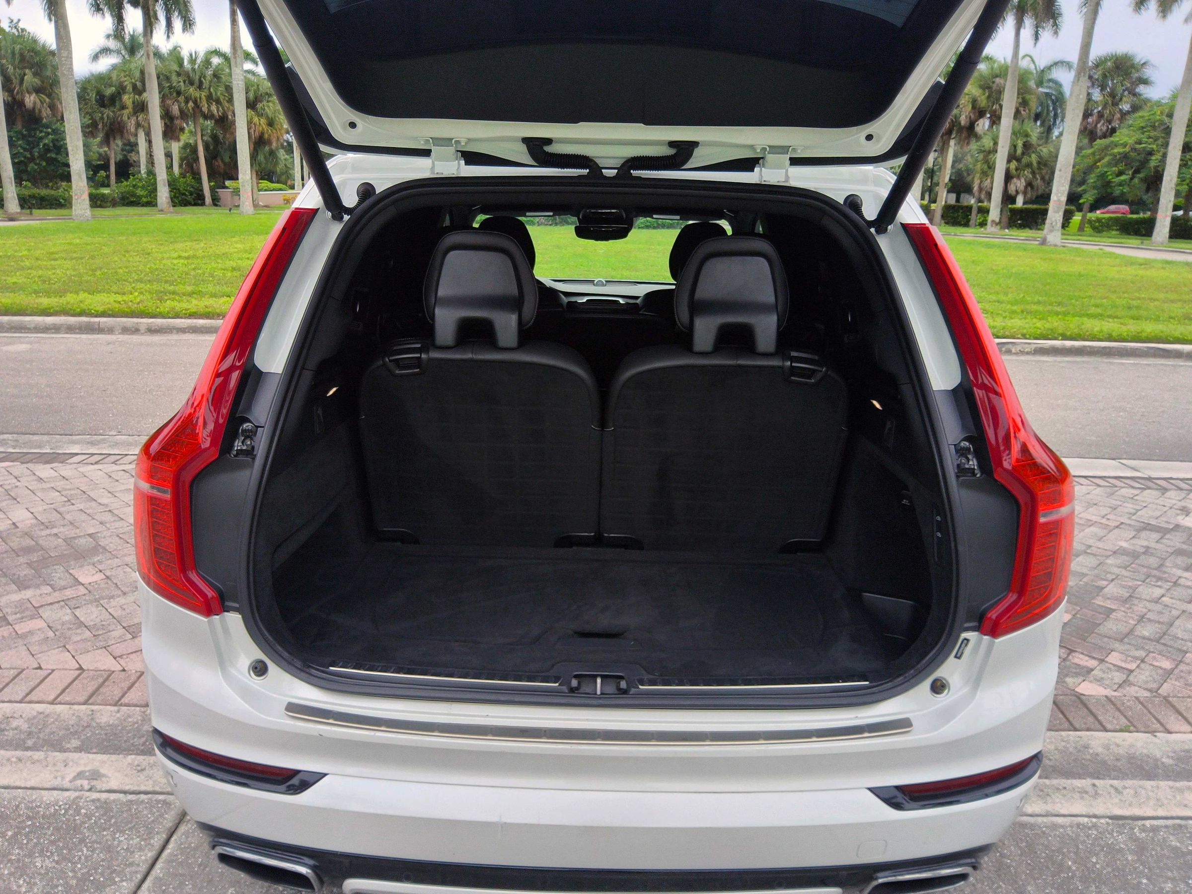 Used 2016 Volvo XC90 T8 R-Design AWD/4WD image 57