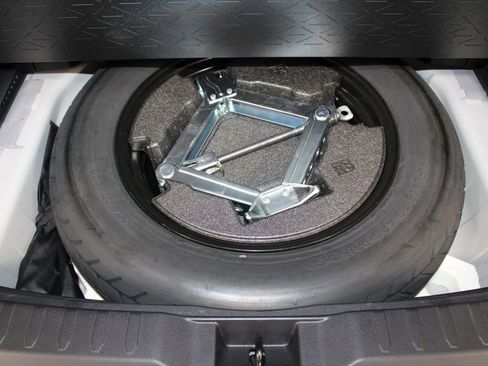 Used 2020 Toyota RAV4 Limited image 18