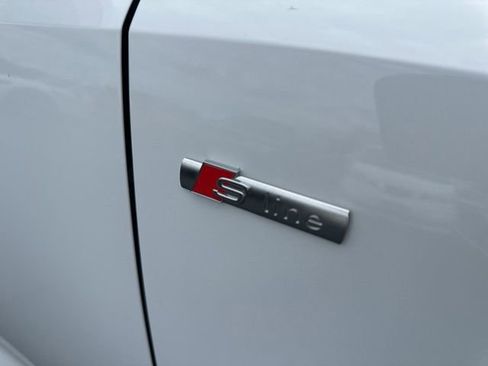 Used 2024 Audi Q3 2.0T Premium image 10