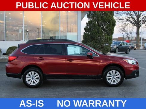 Used 2017 Subaru Outback 2.5i Premium image 11