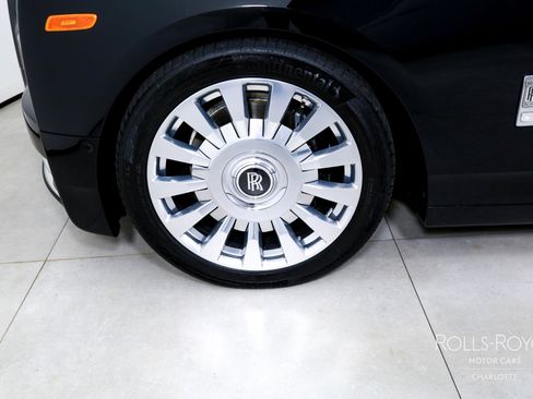 Used 2018 Rolls-Royce Phantom Sedan image 38
