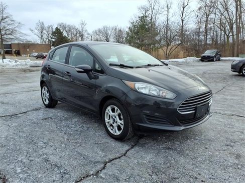 Used 2015 Ford Fiesta SE image 3