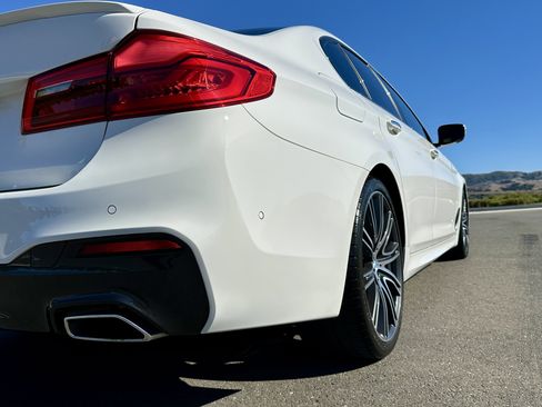 Used 2017 BMW 540i w/ M Sport Package RWD image 14