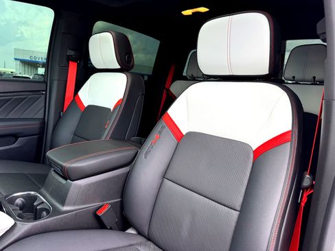 Used 2024 GMC Canyon AT4X image 12